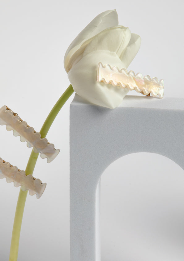 CENTIPEDE HAIR CLIP - PEARL WHITE