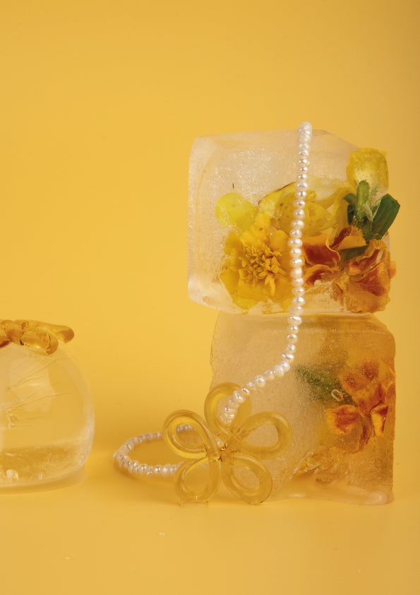 GLASS SUMMER FLOWER NECKLACE - YELLOW