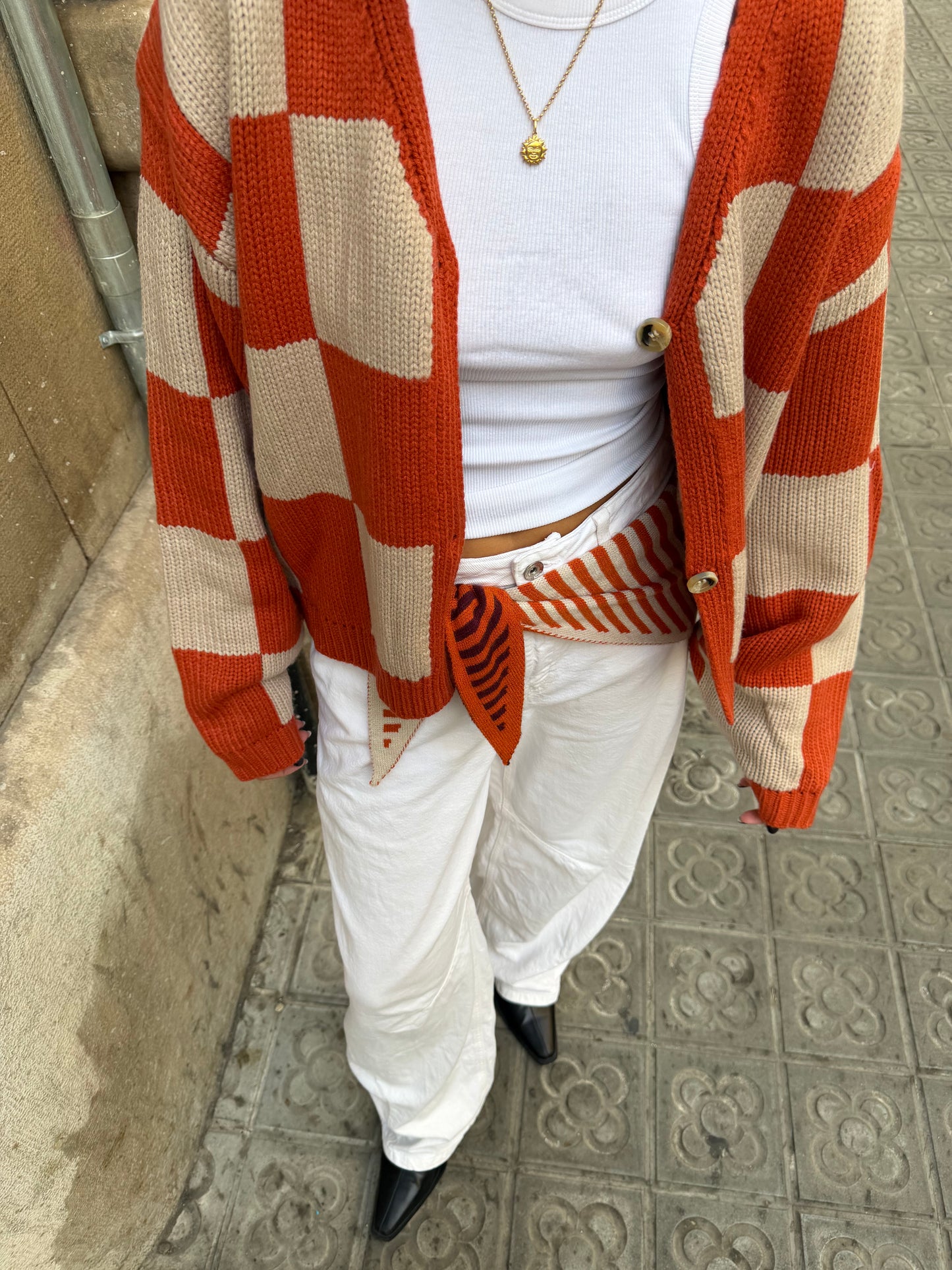 TRIANGLE SCARF AW26 / SMALL - STRIPED ORANGE