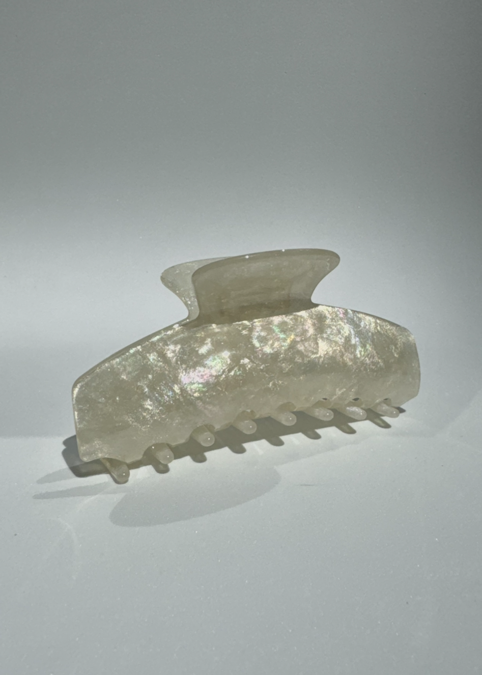 VELVET SHELL CLAW - WHITE