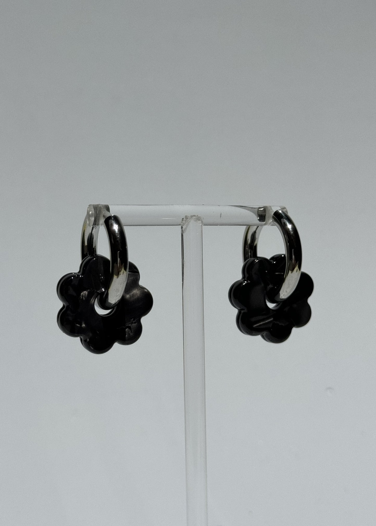 DAISY FLOWERS EARRINGS - BLACK