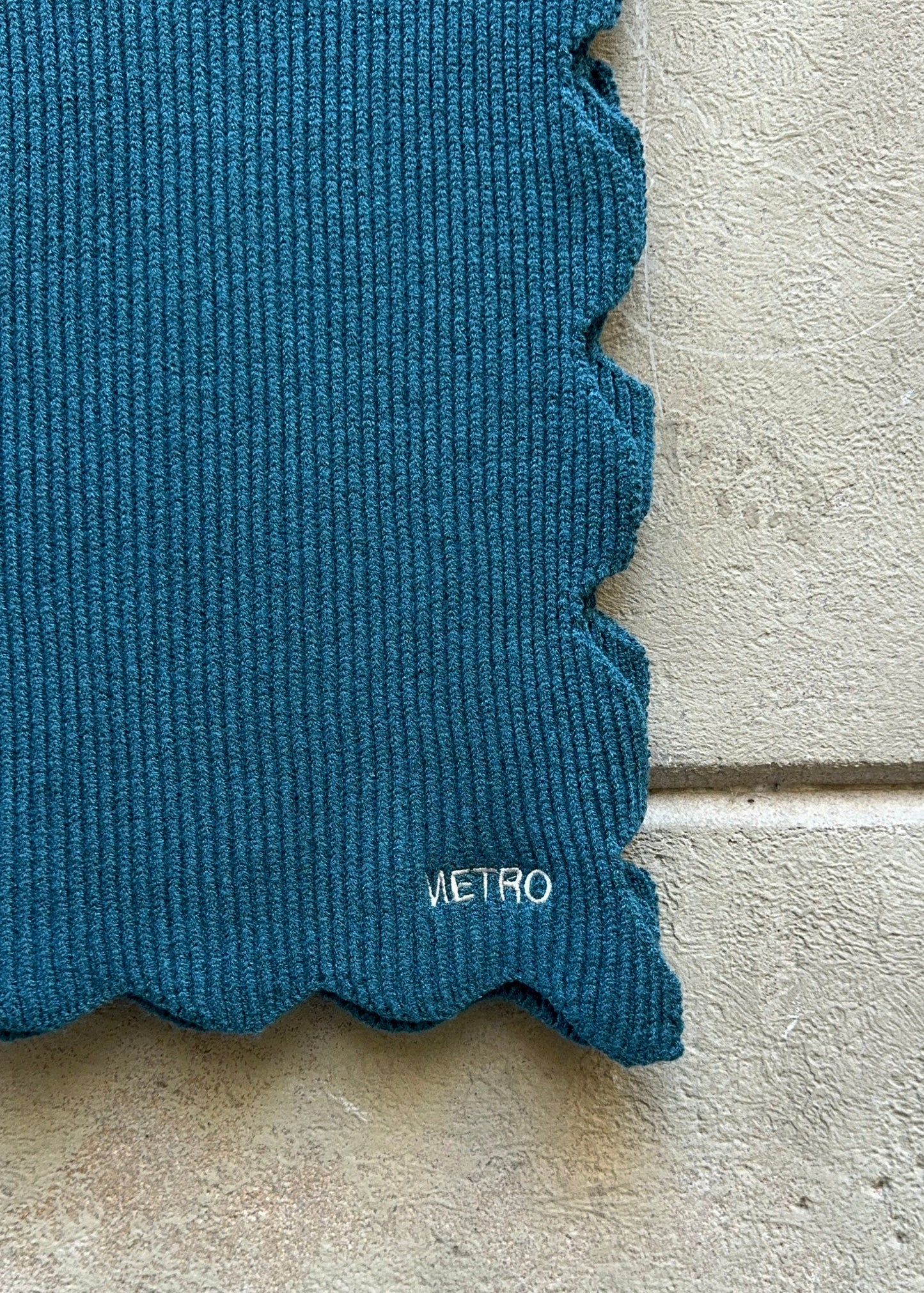 WAVY SCARF AW26 / DEEP TEAL