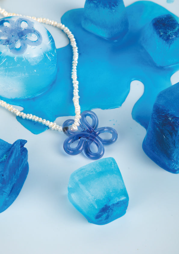 GLASS FLOWER NECKLACE - BLUE