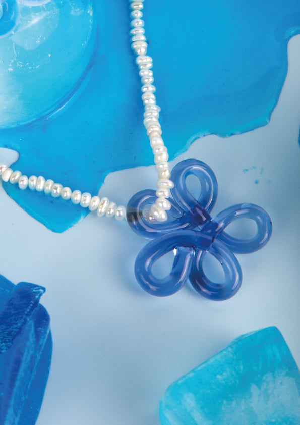 GLASS FLOWER NECKLACE - BLUE