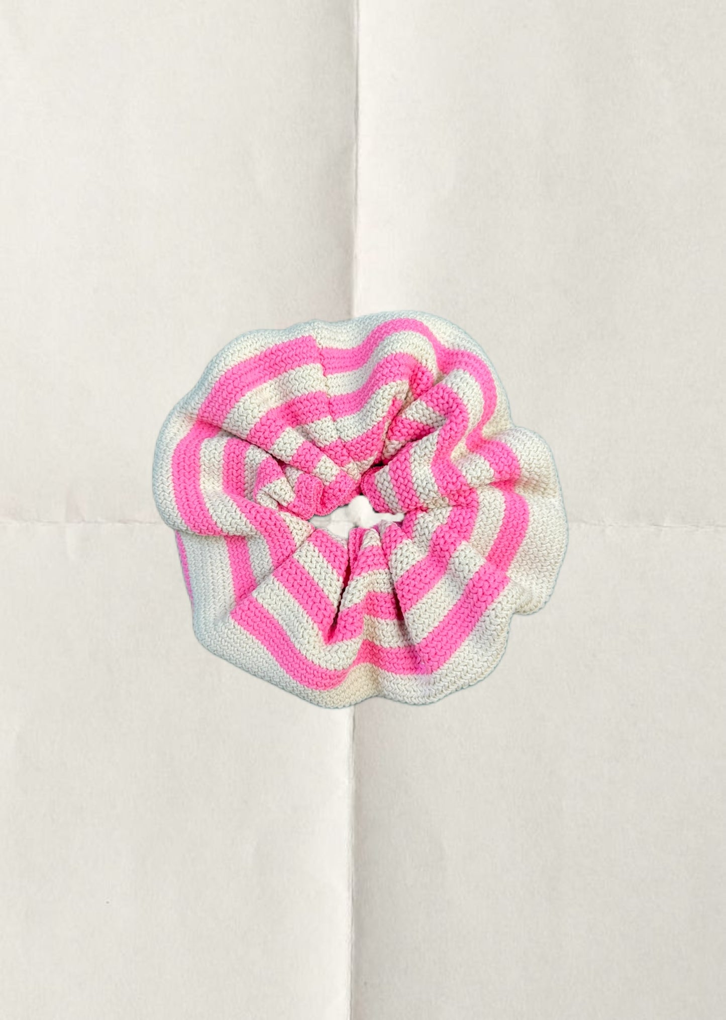 KNITTED SCRUNCHIE - FUCHSIA&BEIGE