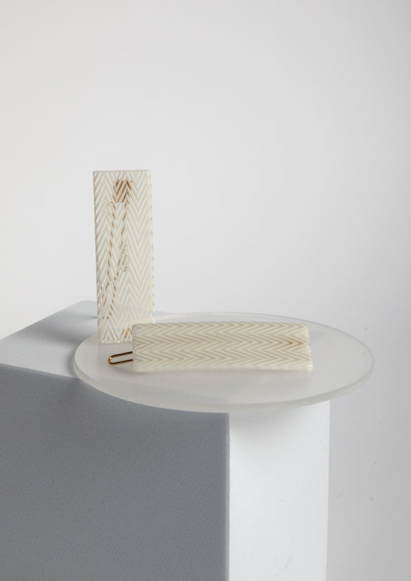 WANTED HAIR CLIP - WHITE