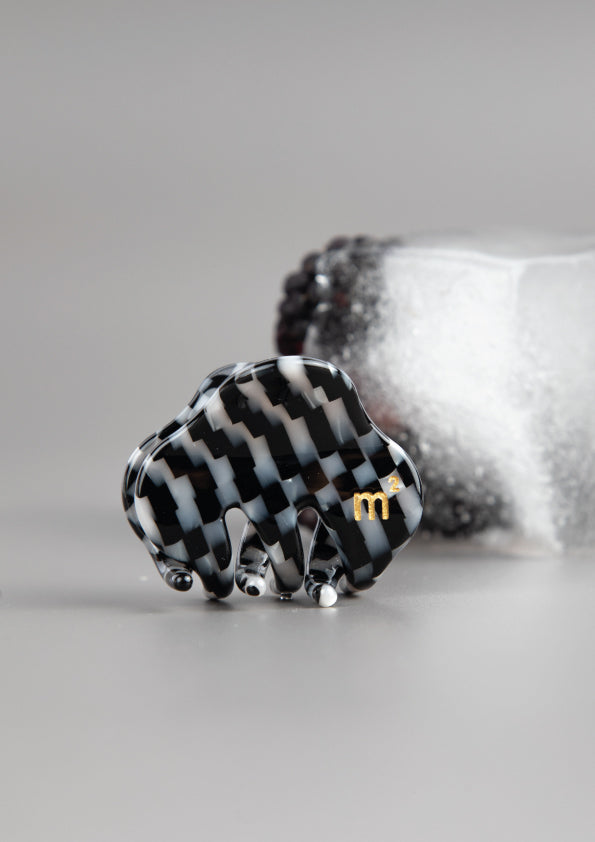 SALT & PEPPER