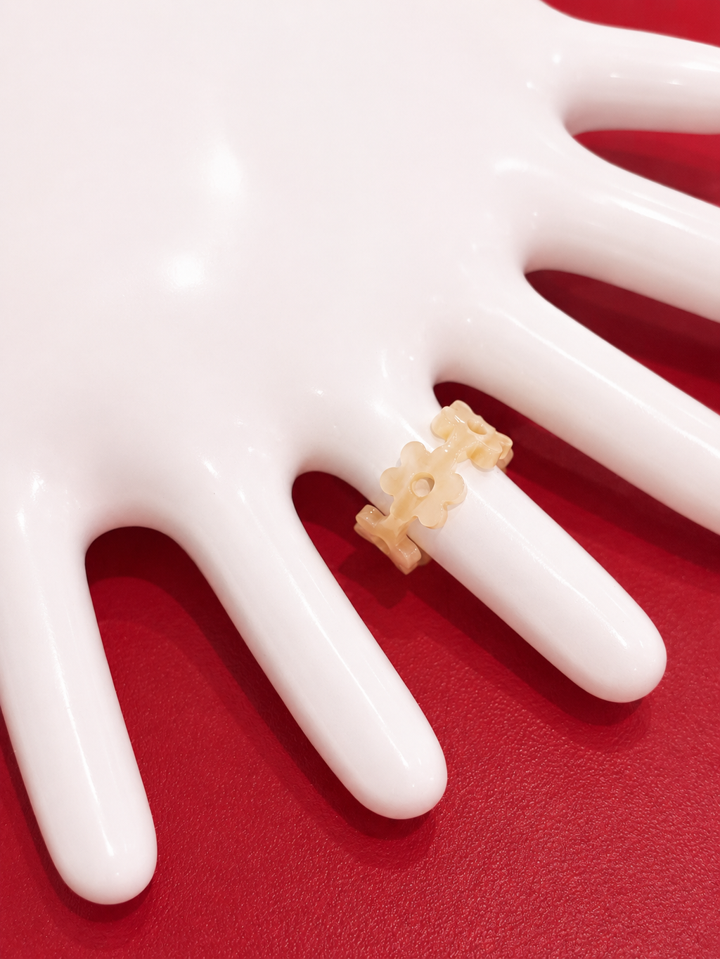 FLOWERS RING - CREAM