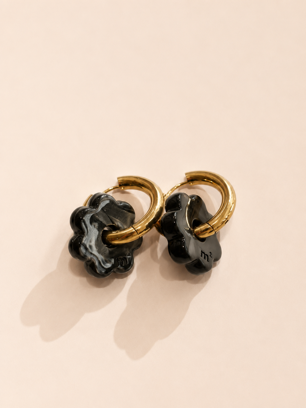 DAISY FLOWERS EARRINGS - BLACK