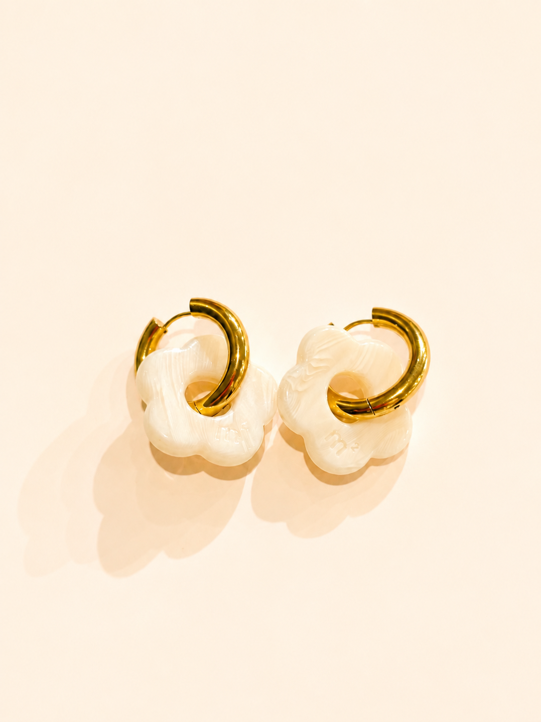 FLOWERS EARRINGS - WHITE