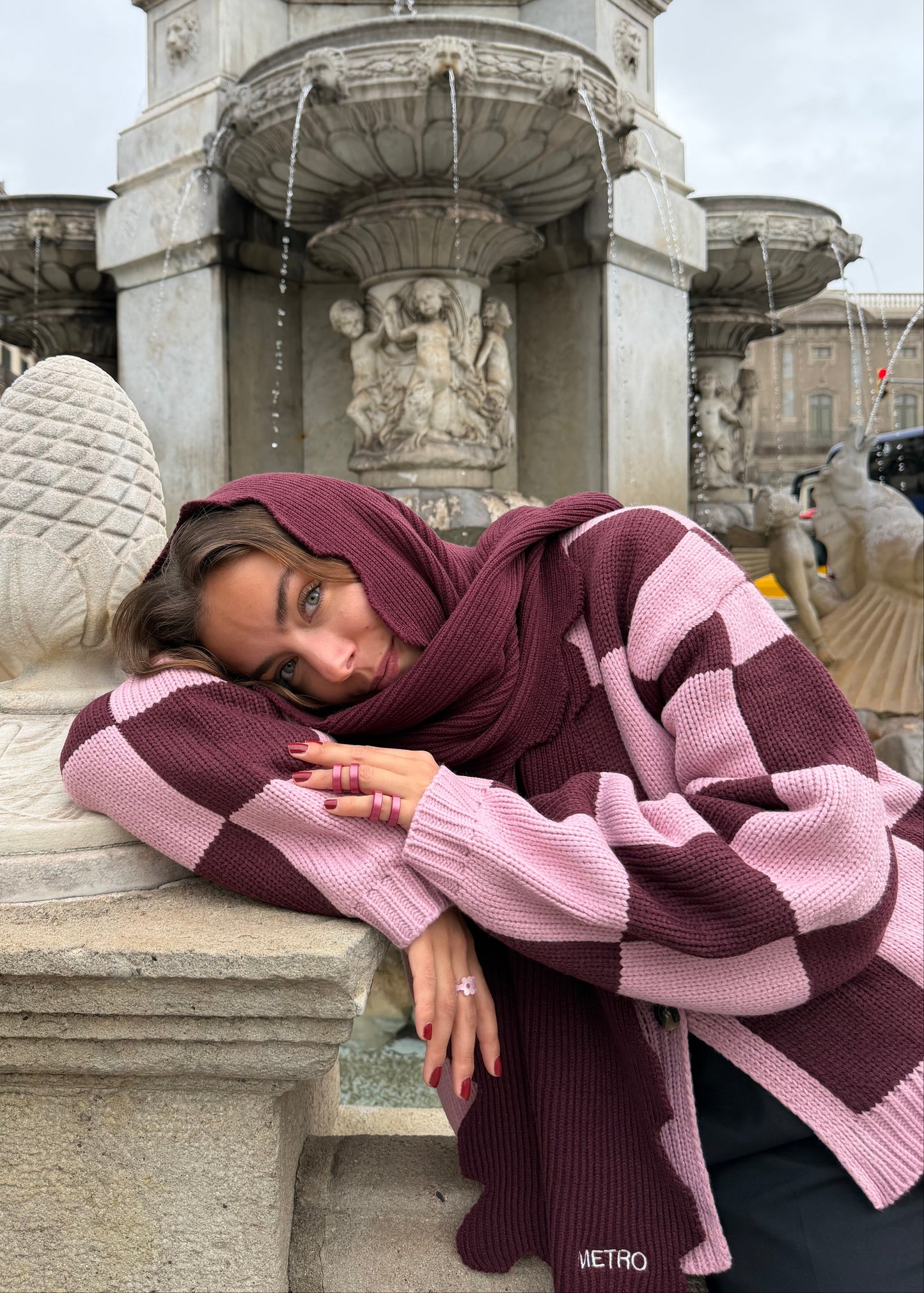 WAVY SCARF AW26 / BURGUNDY