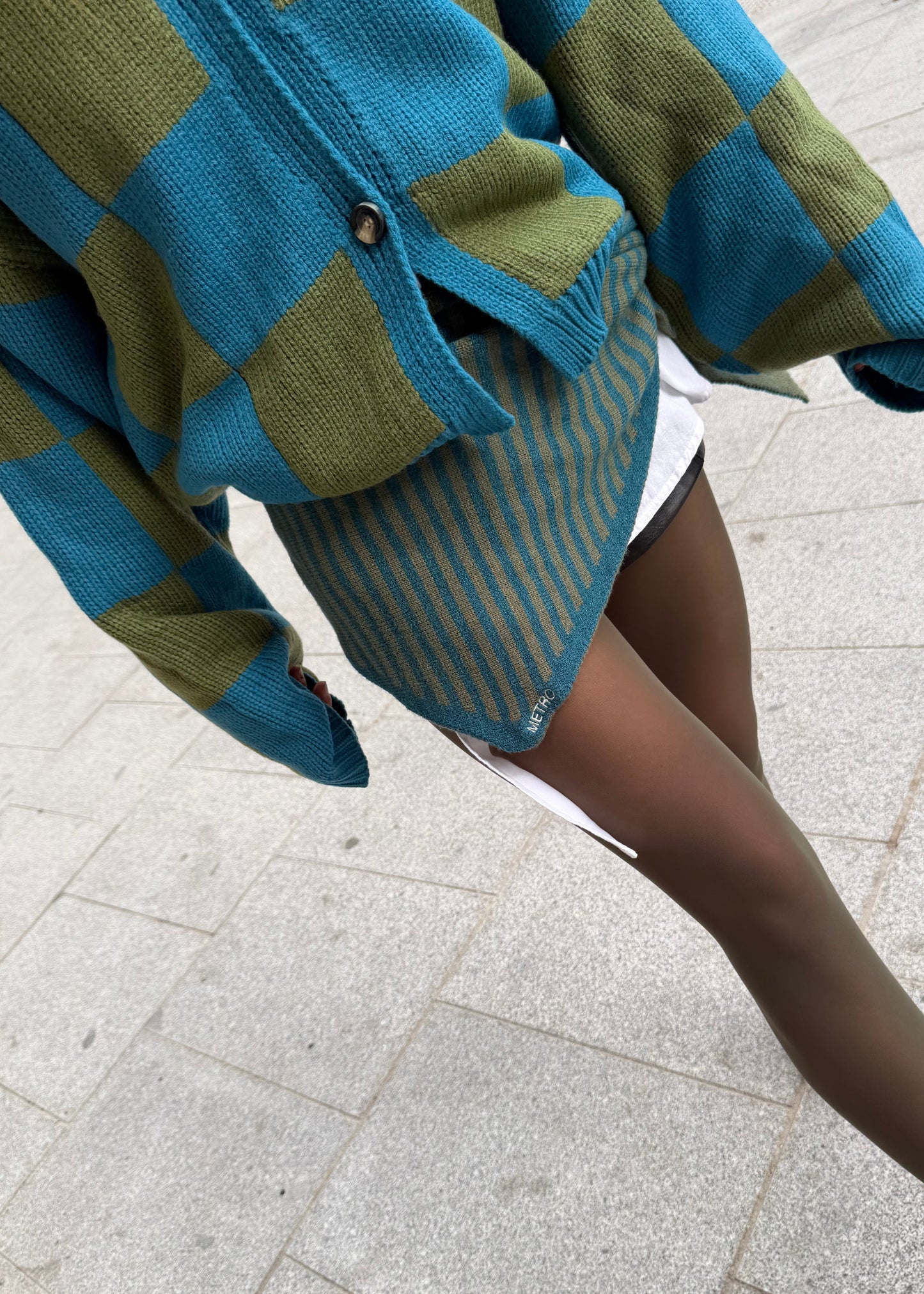 TRIANGLE SCARF AW26 / SMALL - STRIPED BLUE