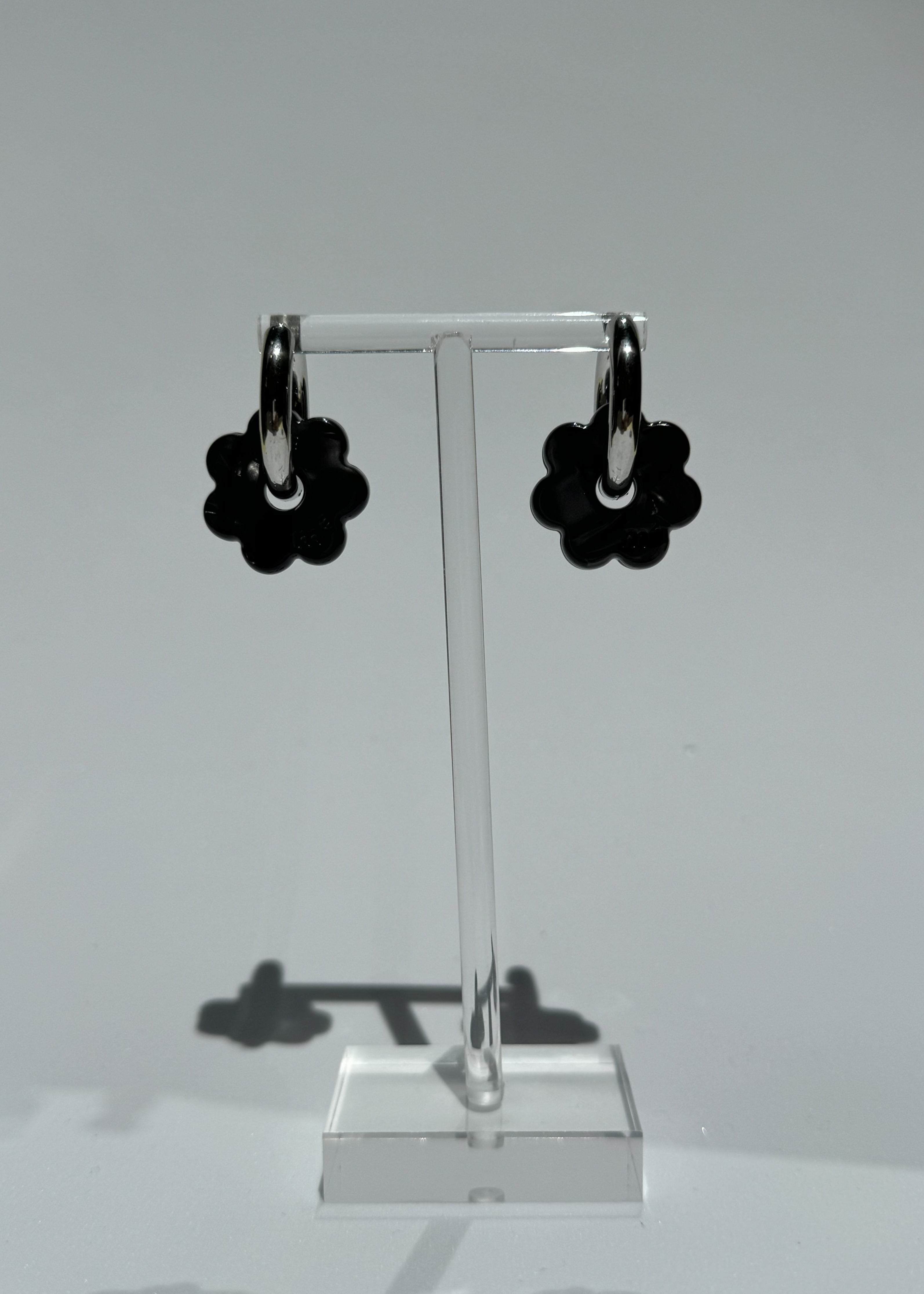 DAISY FLOWERS EARRINGS - BLACK