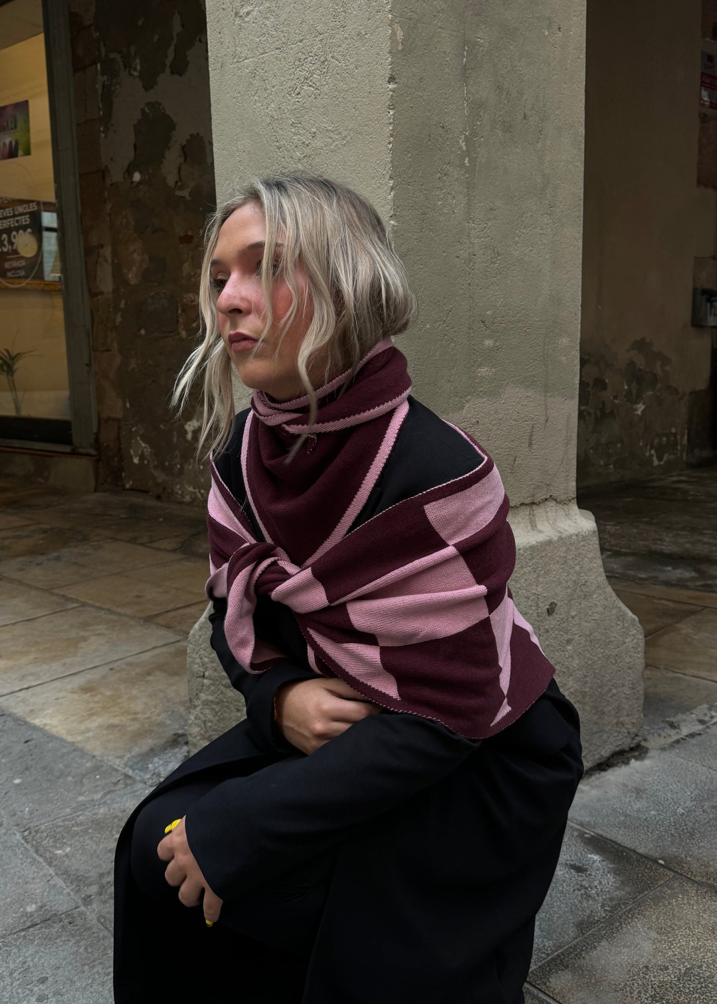 TRIANGLE SCARF AW26 / LARGE - CHECKERED BURGUNDY&PINK