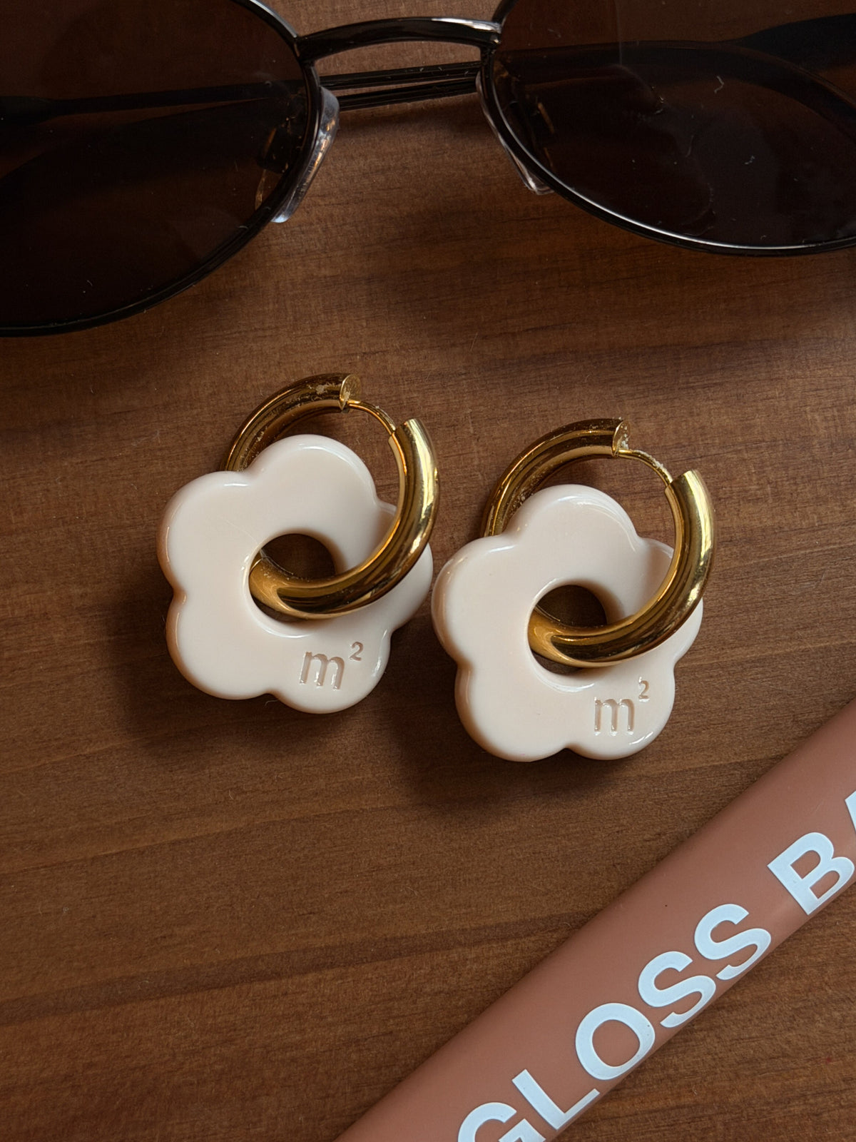 FLOWERS EARRINGS - LATTE