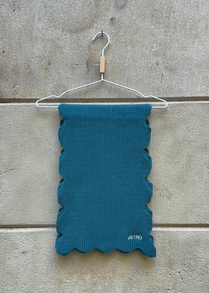 WAVY SCARF AW26 / DEEP TEAL