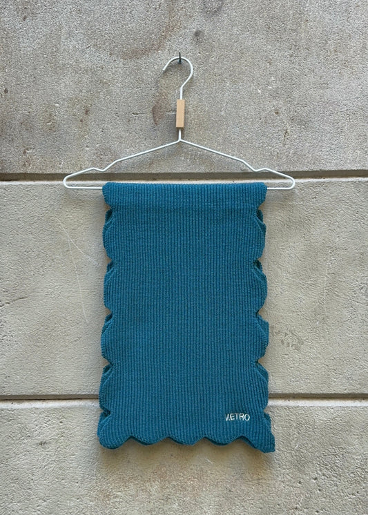 WAVY SCARF AW26 / DEEP TEAL