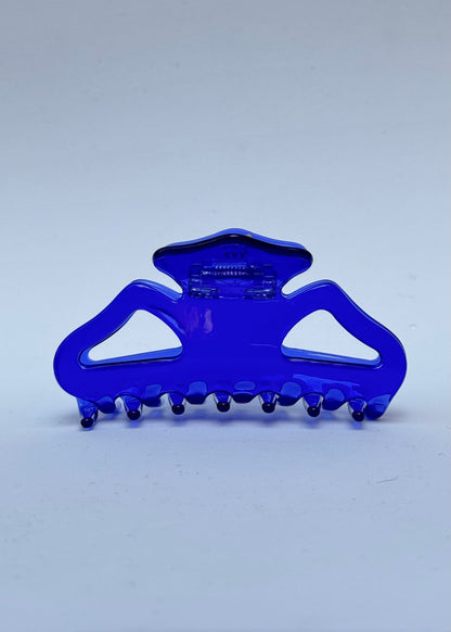 PYRAMID CLAW - CLEAR BLUE