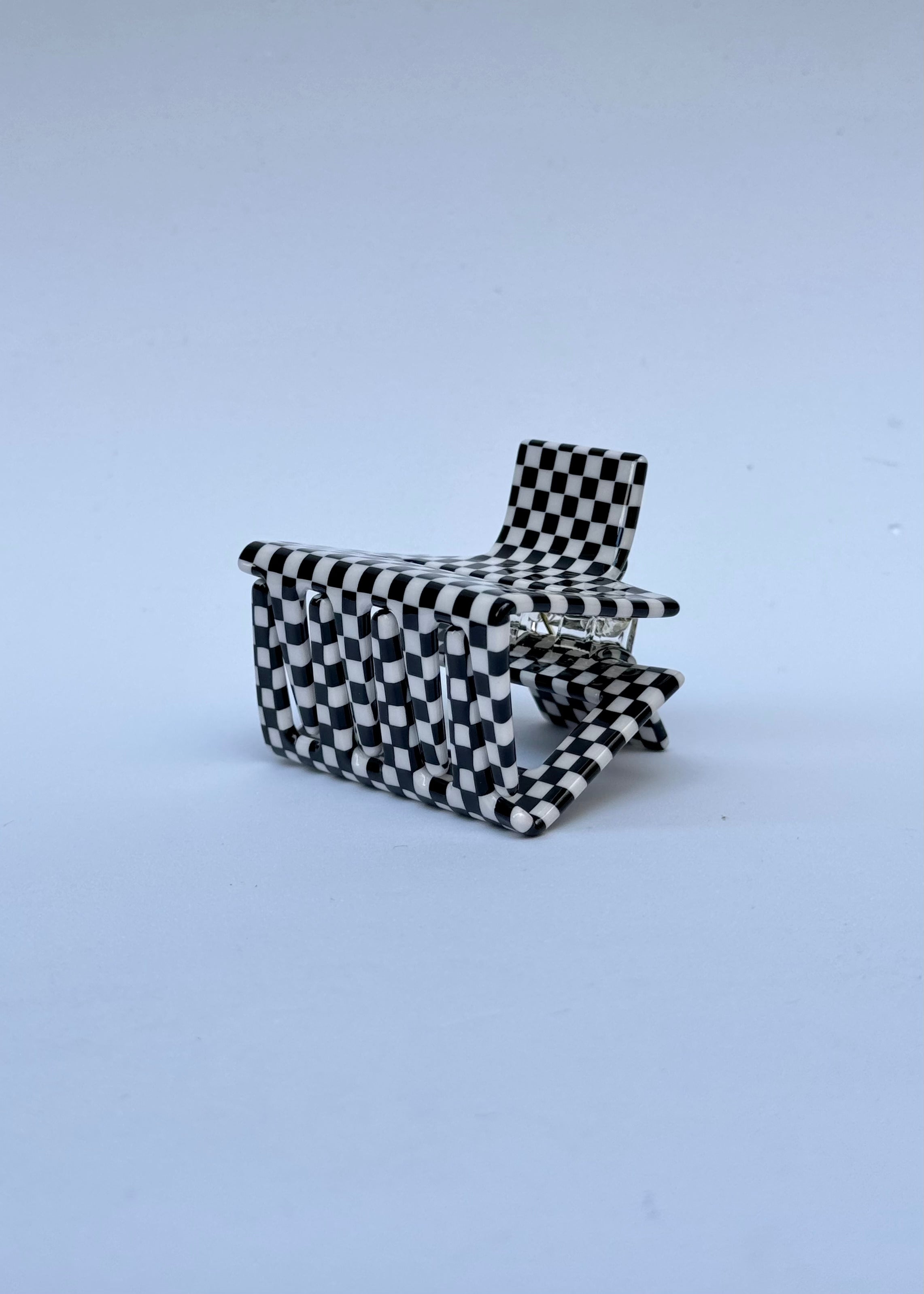 SQUARE CLAW - B&W