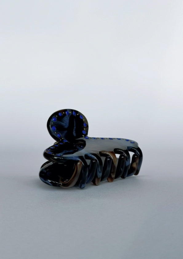 THE TINY CLAW - BLUE-ISH