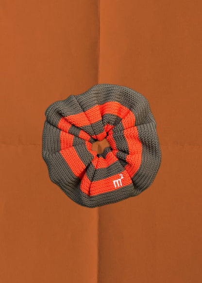 KNITTED SCRUNCHIE - ORANGE&BROWN