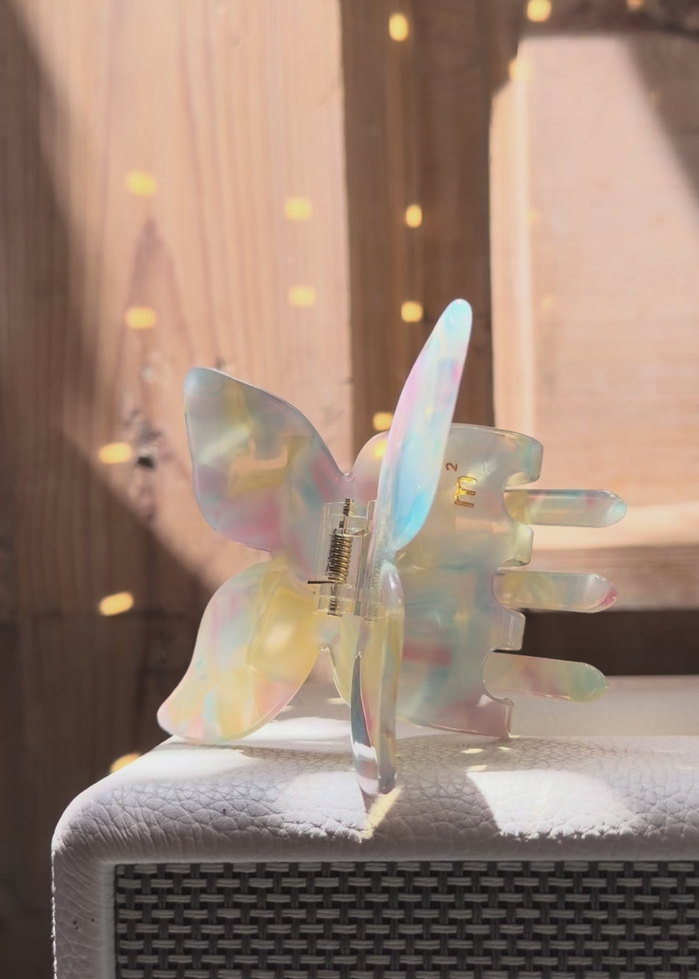 SKY BIG BTFLY CLAW - MIXED
