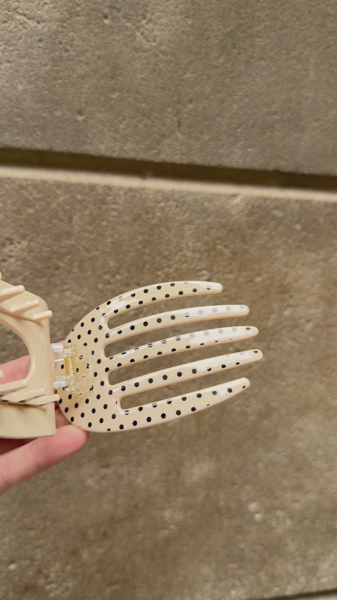 MUST CLAW - DOTS