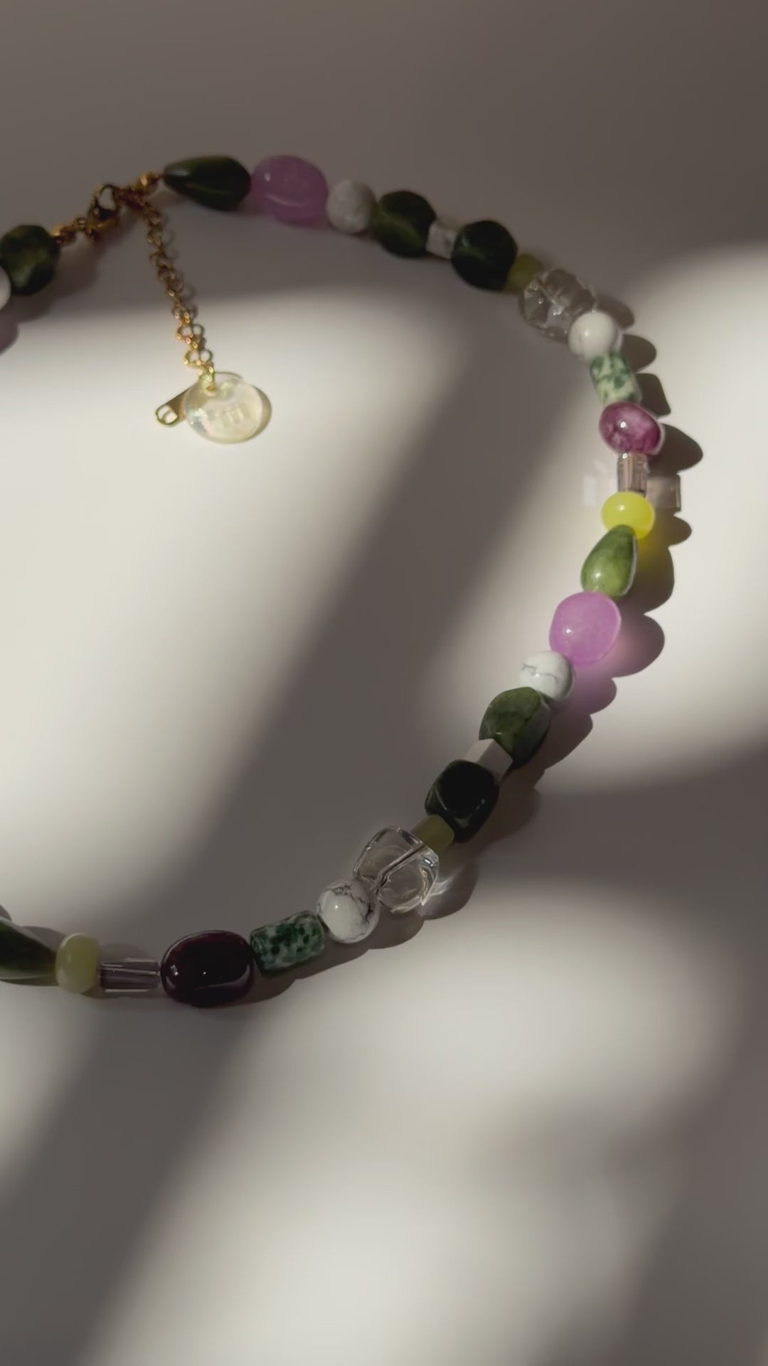 NATURAL STONES NECKLACE - ORCHID