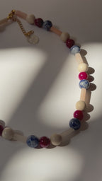NATURAL STONES NECKLACE - BERRY SKY