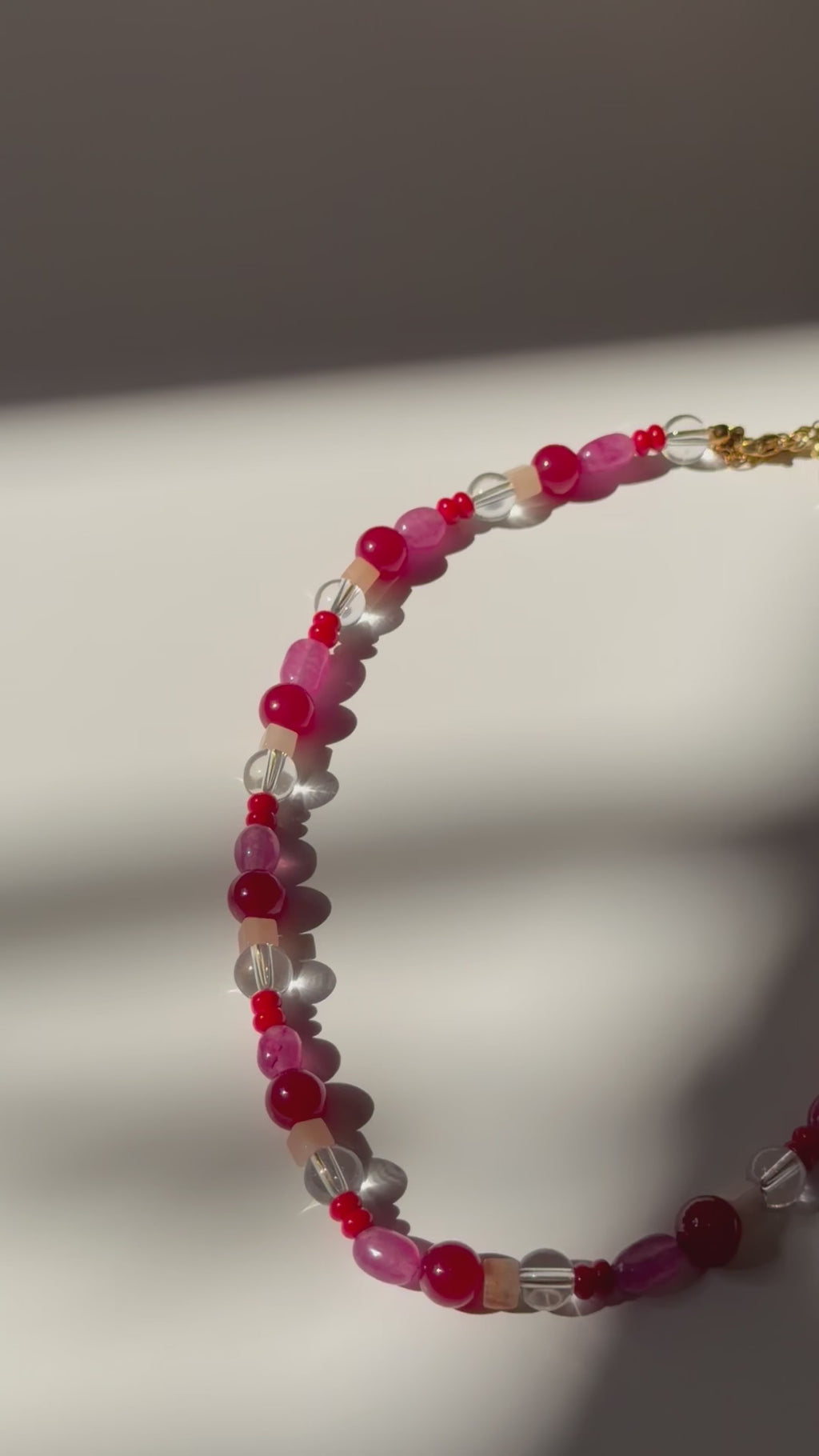 NATURAL STONES NECKLACE - CHERRY BLOOM