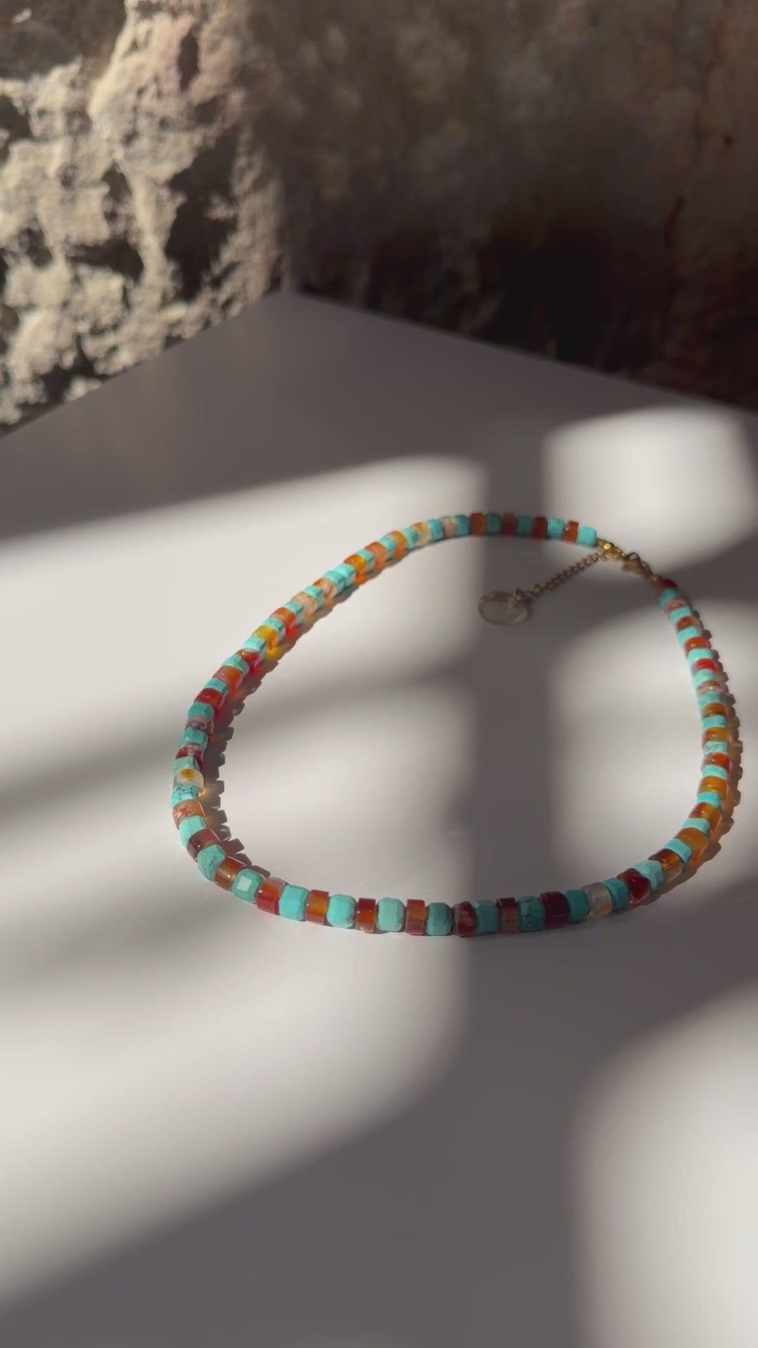 NATURAL STONES NECKLACE -  TORTOISE SKY