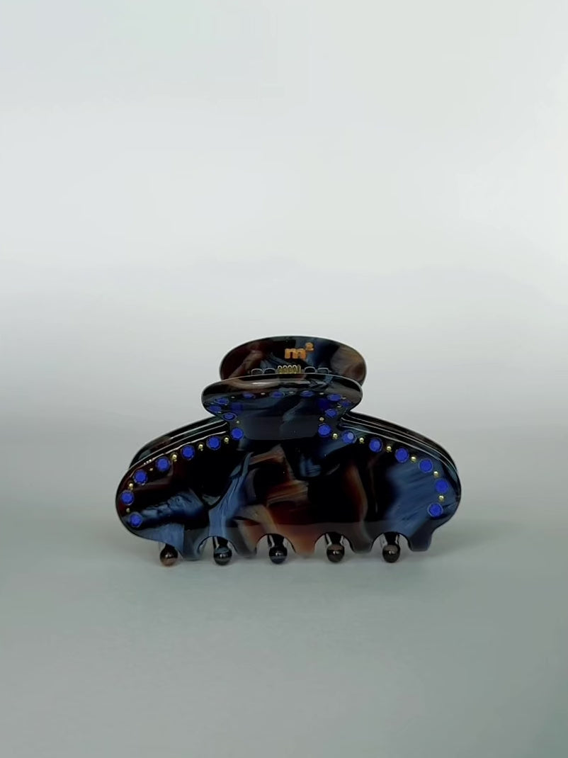 THE TINY CLAW - BLUE-ISH